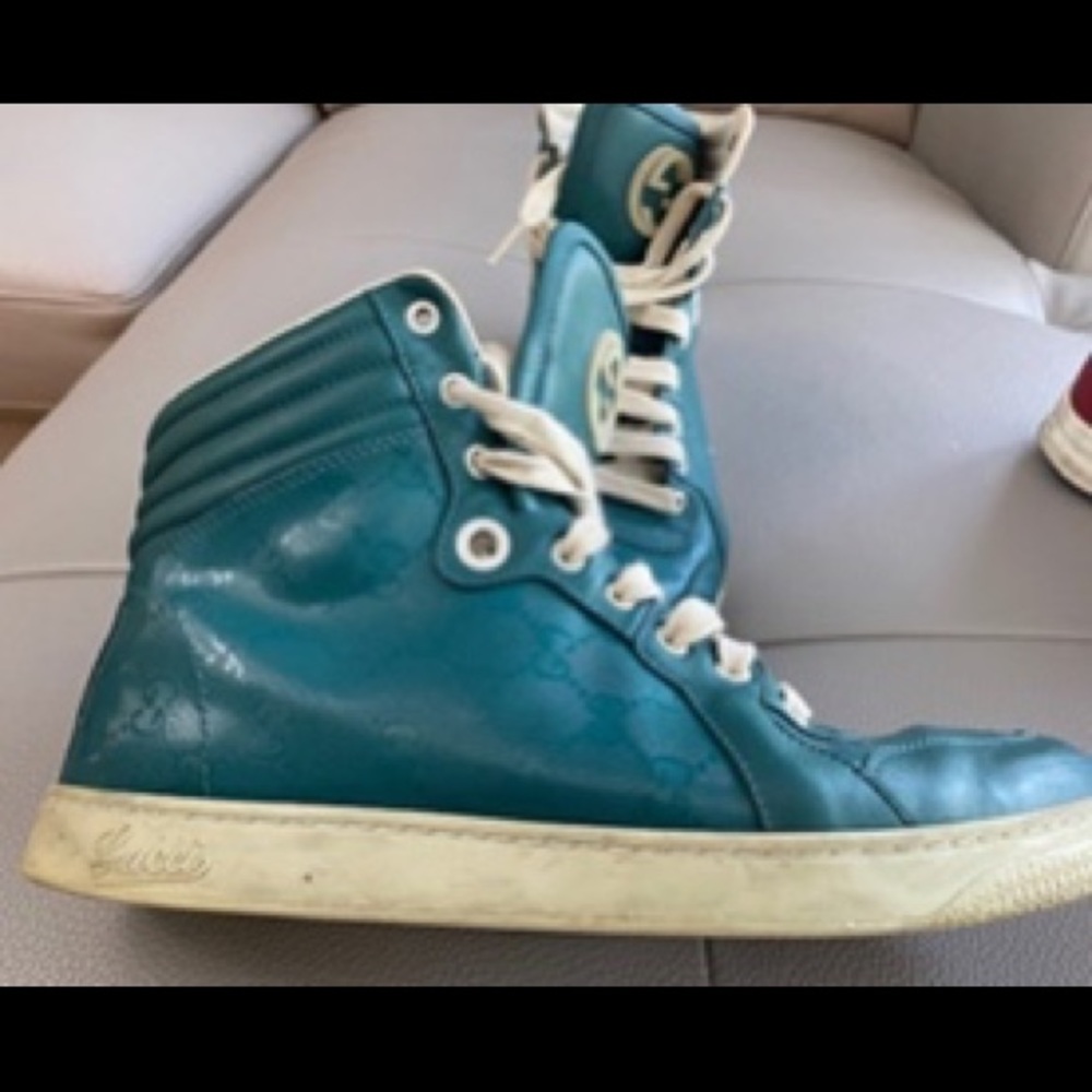 Gucci - Picture 2 of 3